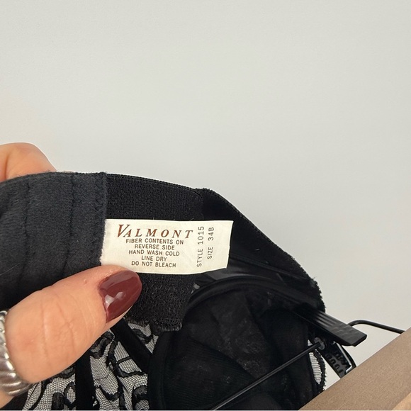 ValMont Black Lace Corset Bustier – 34B – Excellent Condition - Picture 4 of 6